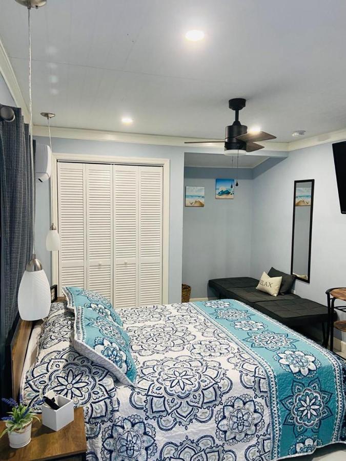 Apartment Lovely Unit With Independent Entrance Apt # 1 *