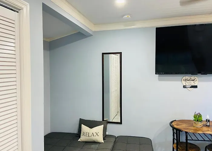 Lovely Rental Unit With Independent Entrance Apt # 1